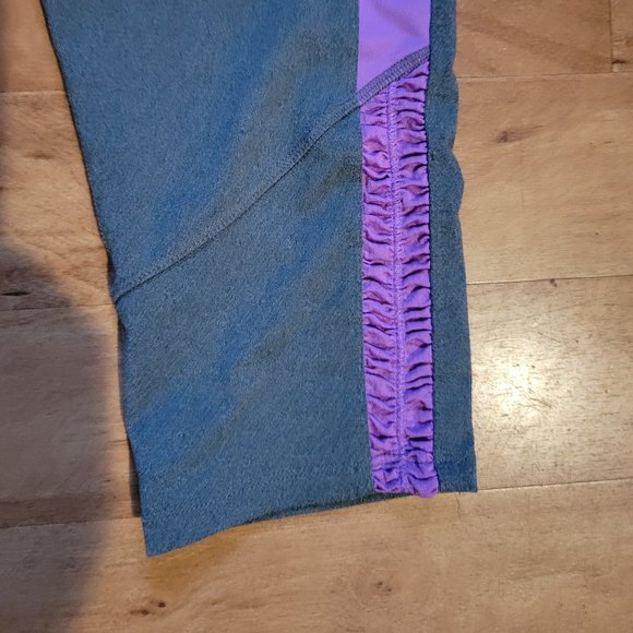 Champion Lavender and Grey Ruched Capri  Leggings Size Medium - Picture 1 of 12